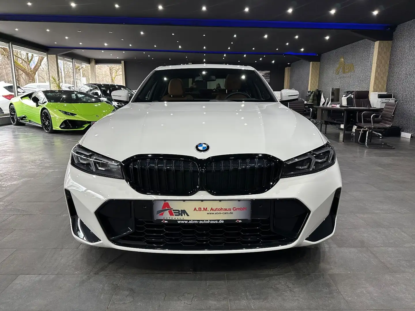 BMW 318 d M Sport /Glasdach /KAMERA /LEDER/ H&K/ 1HA Weiß - 2