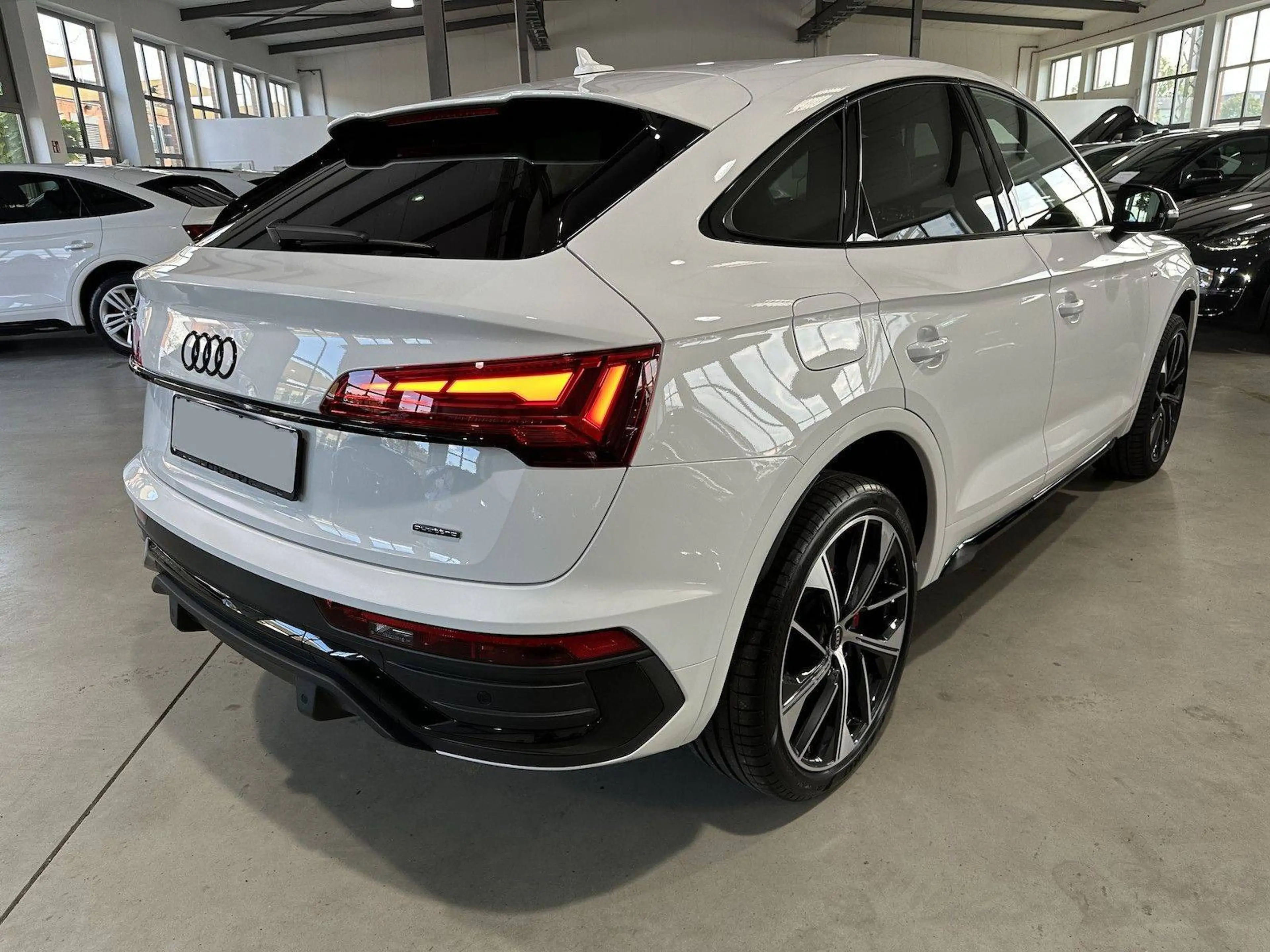 Audi Q5 50 TDI quattro S line — photo 7