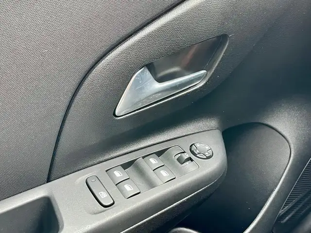 Opel Corsa view 13
