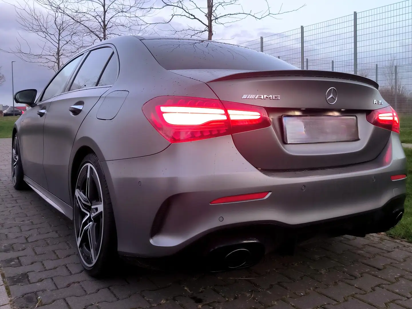 Mercedes-Benz A 35 AMG AMG A 35 4Matic AMG Speedshift DCT 8G AMG Line Grau - 1