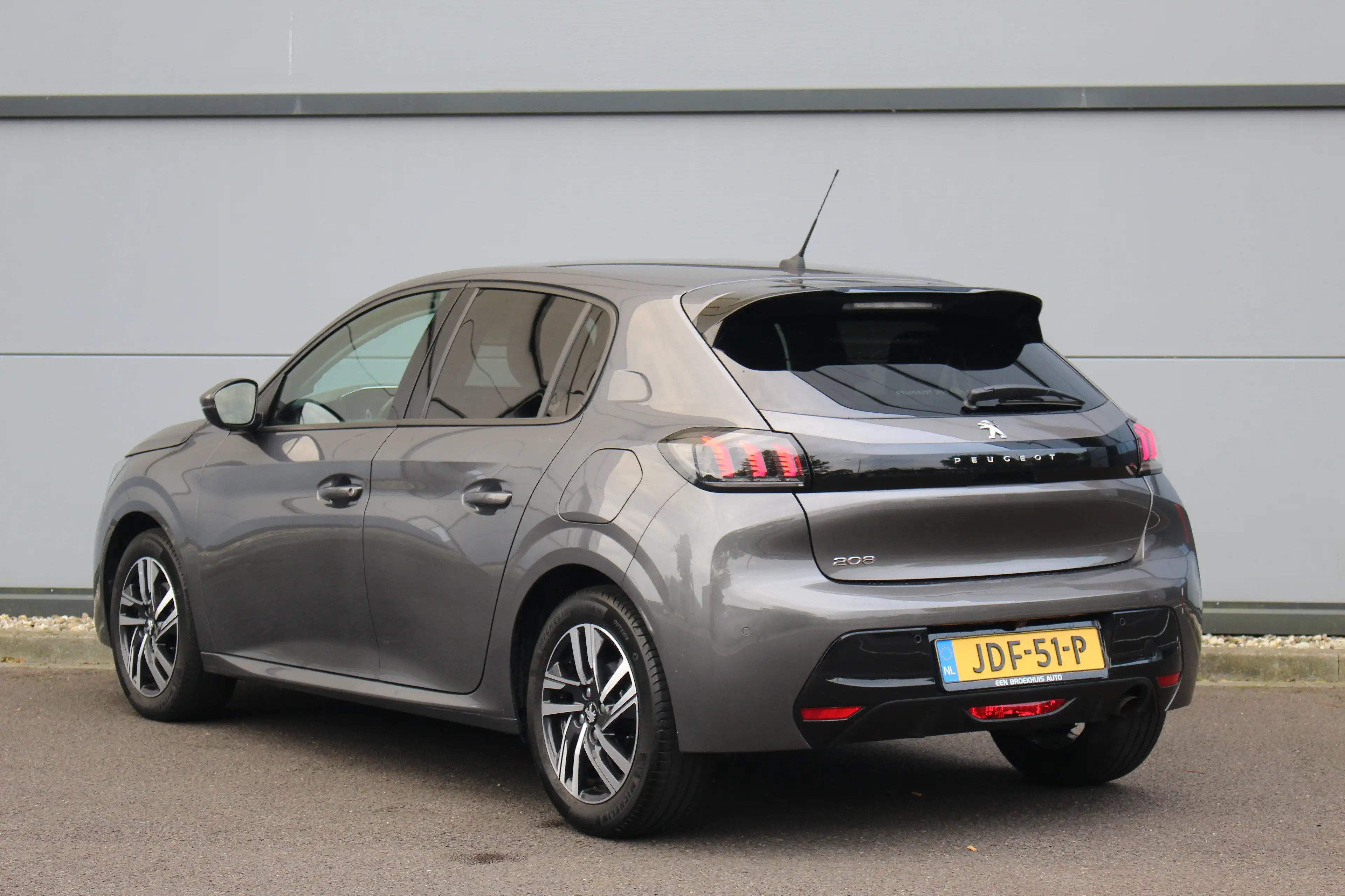 Peugeot 208 1.2 Allure Climate | Carplay | LED | 16" Lichtmeta — photo 8