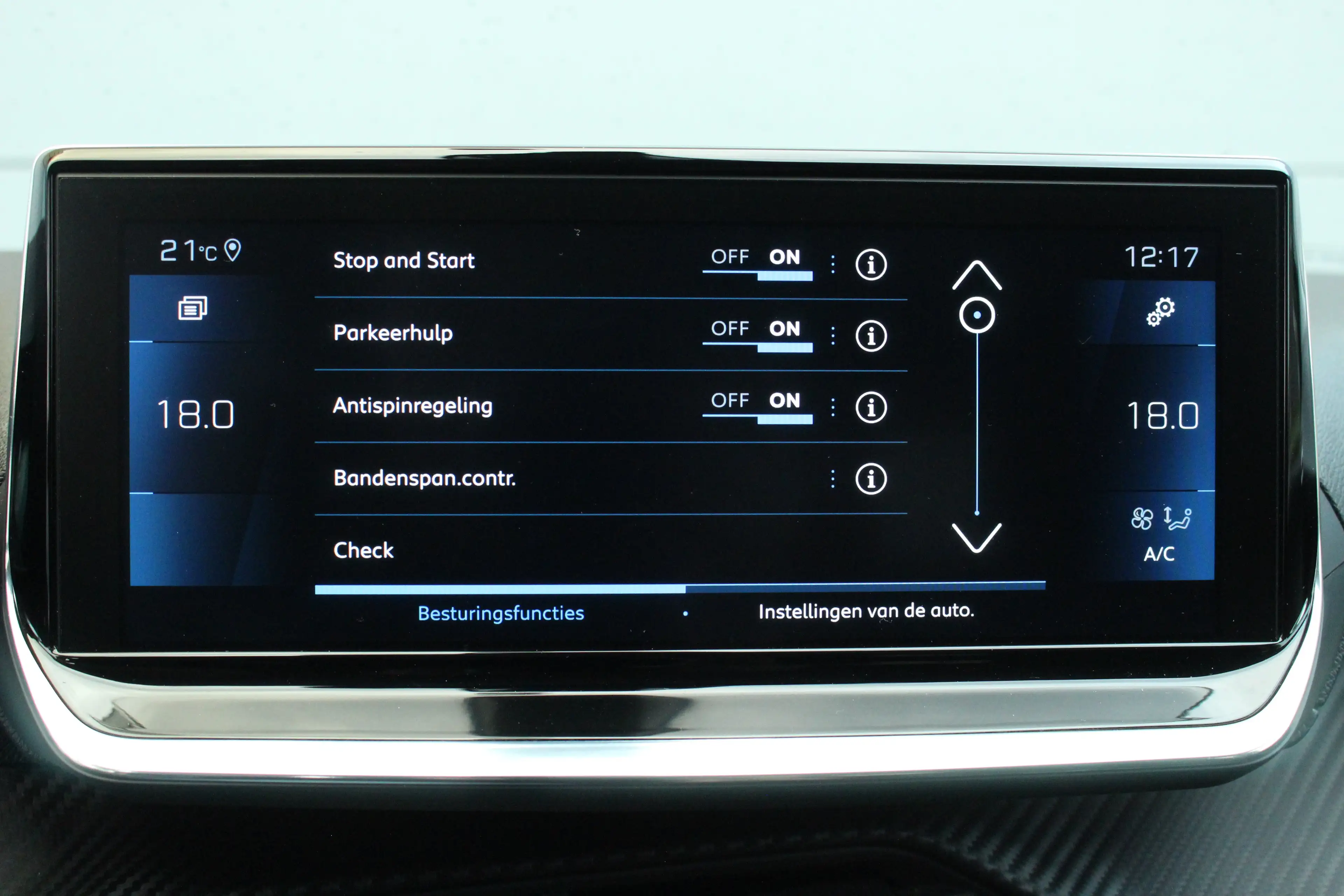 Peugeot 208 1.2 Allure Climate | Carplay | LED | 16" Lichtmeta — photo 23