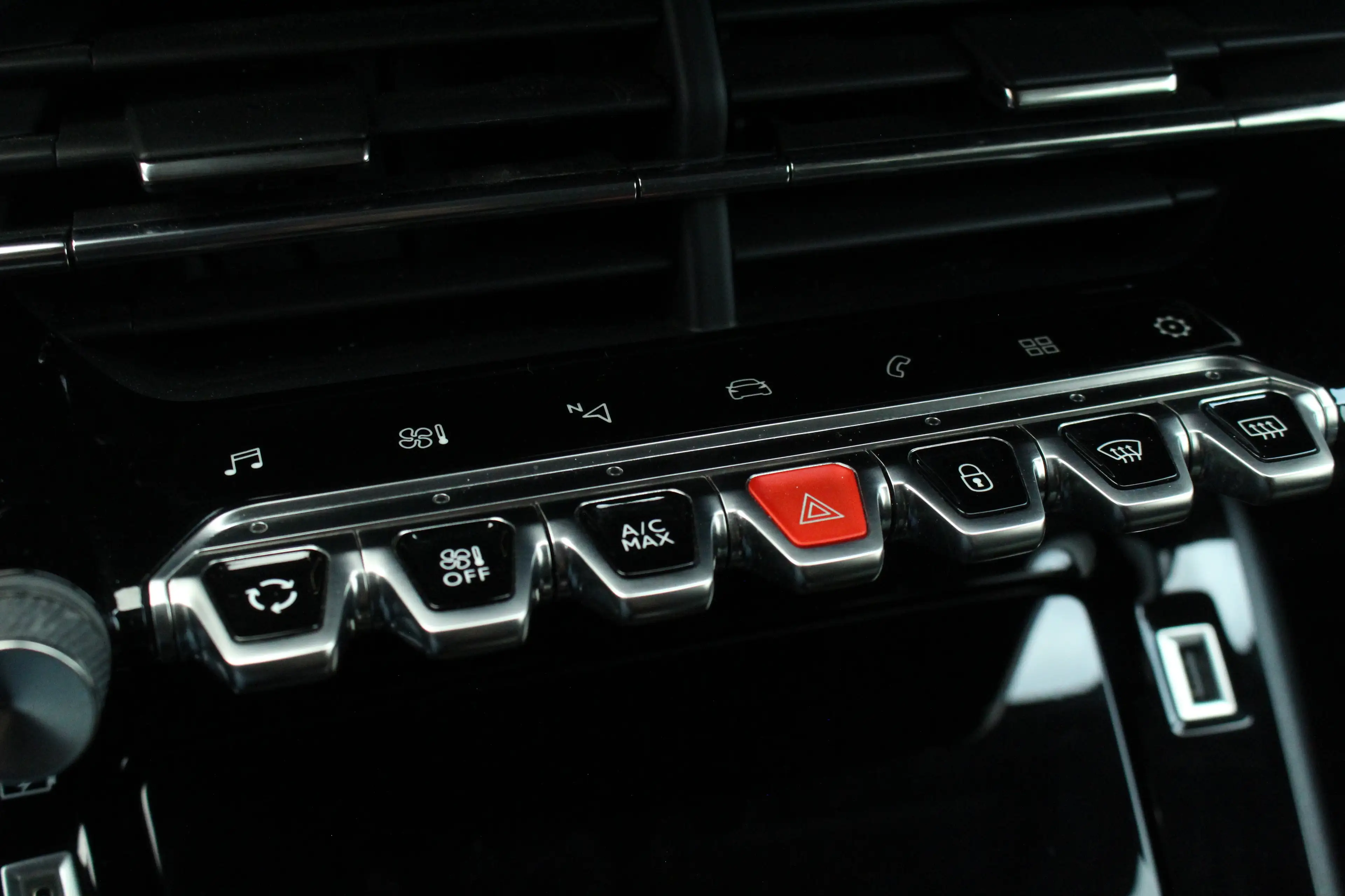 Peugeot 208 1.2 Allure Climate | Carplay | LED | 16" Lichtmeta — photo 26