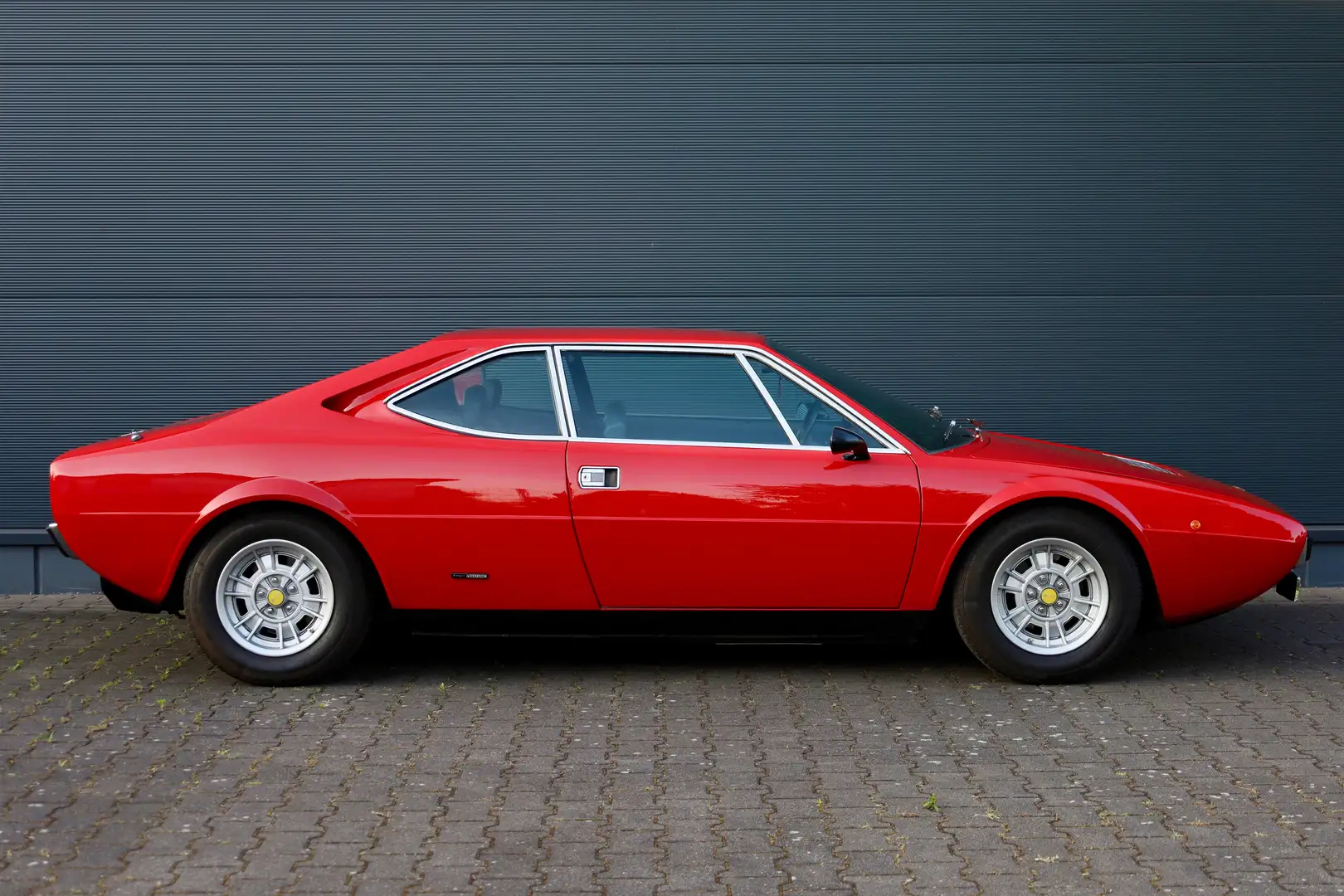 Ferrari 208 GT4 Rot - 2