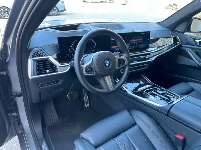 BMW X7 view 15