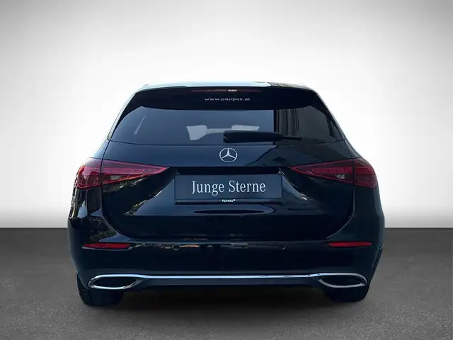 Mercedes-Benz C-Class view 5