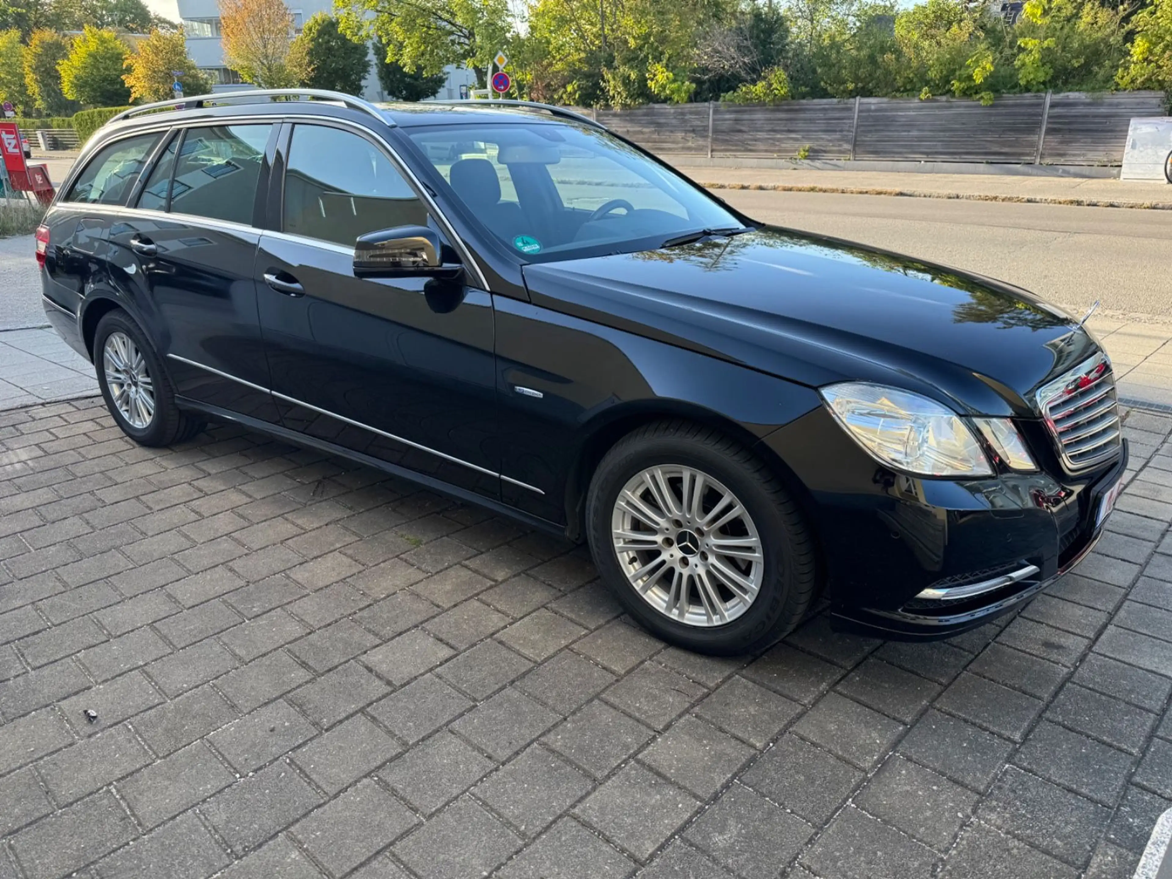 Mercedes-Benz E 220 E T-Modell E 220 CDI BlueEfficiency — photo 3