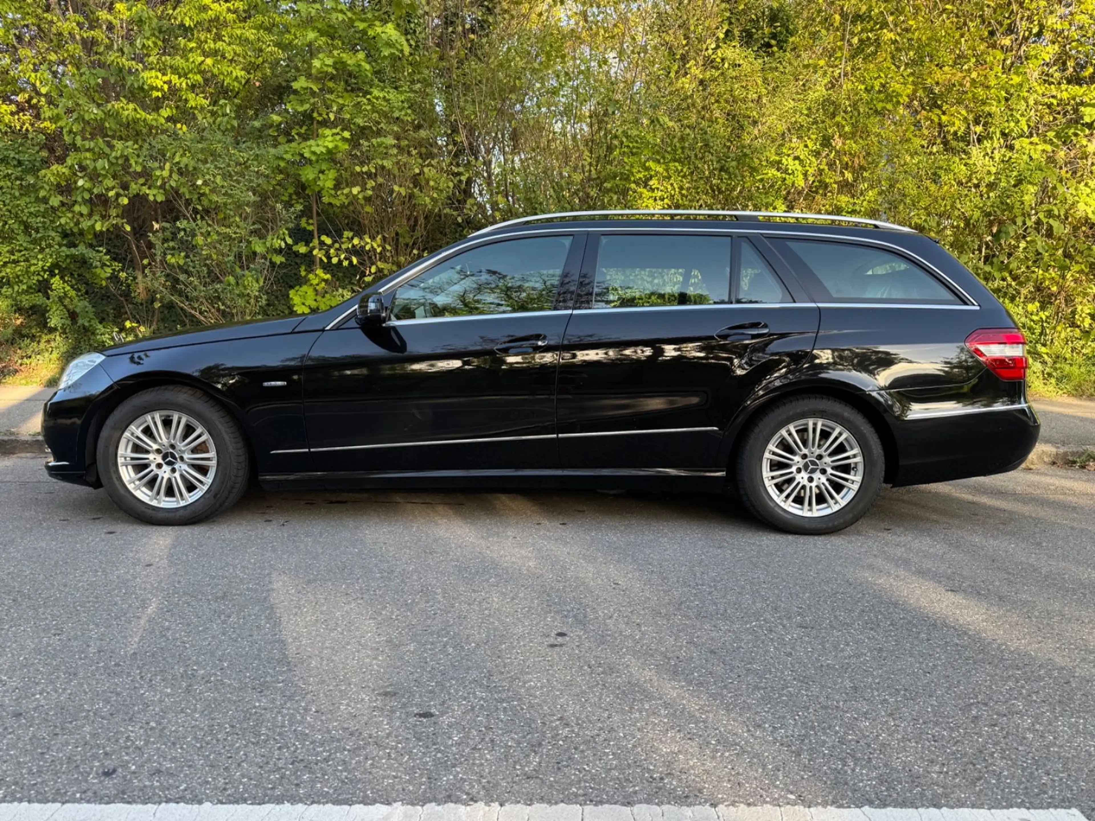 Mercedes-Benz E 220 E T-Modell E 220 CDI BlueEfficiency — photo 11