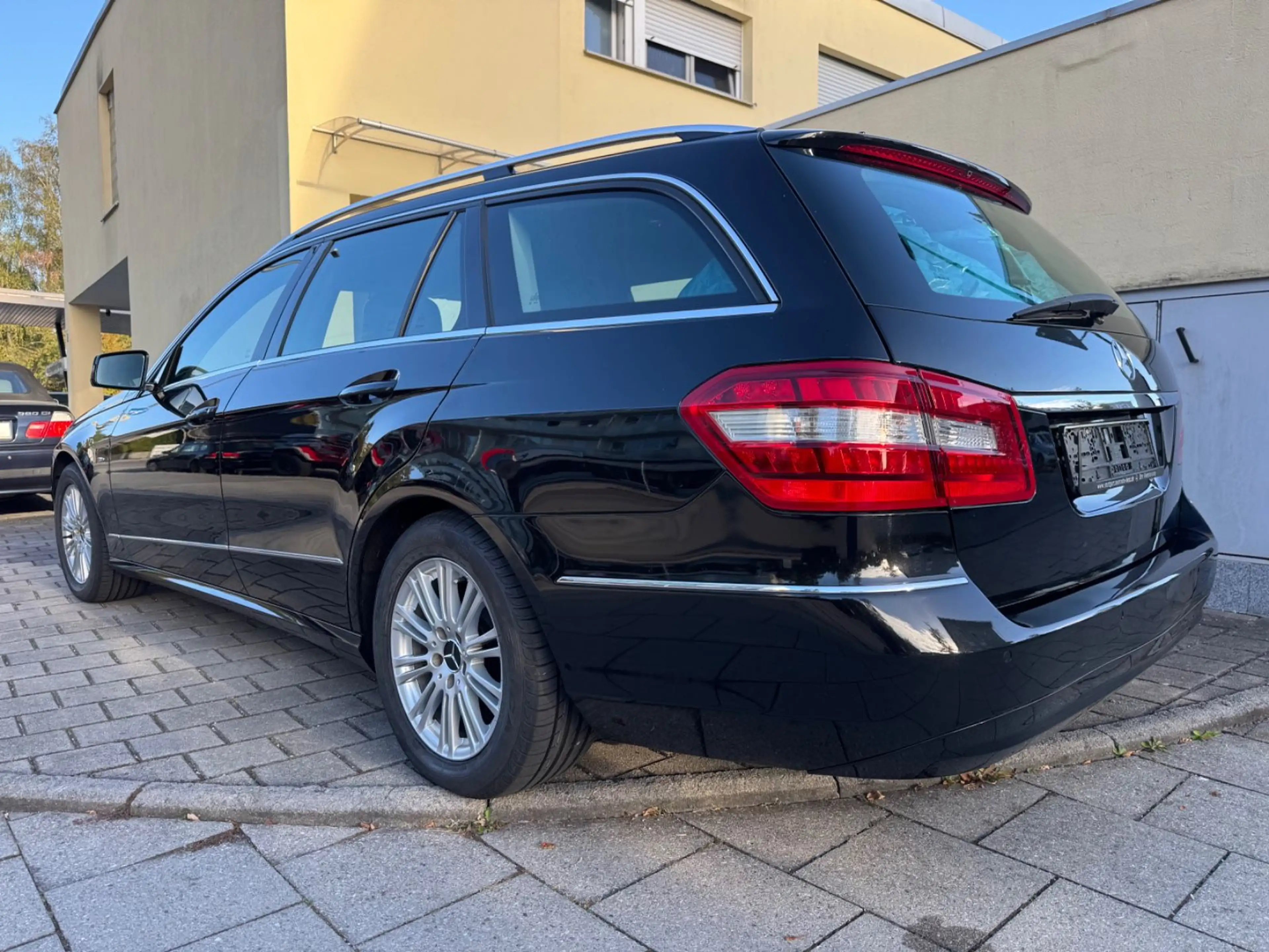 Mercedes-Benz E 220 E T-Modell E 220 CDI BlueEfficiency