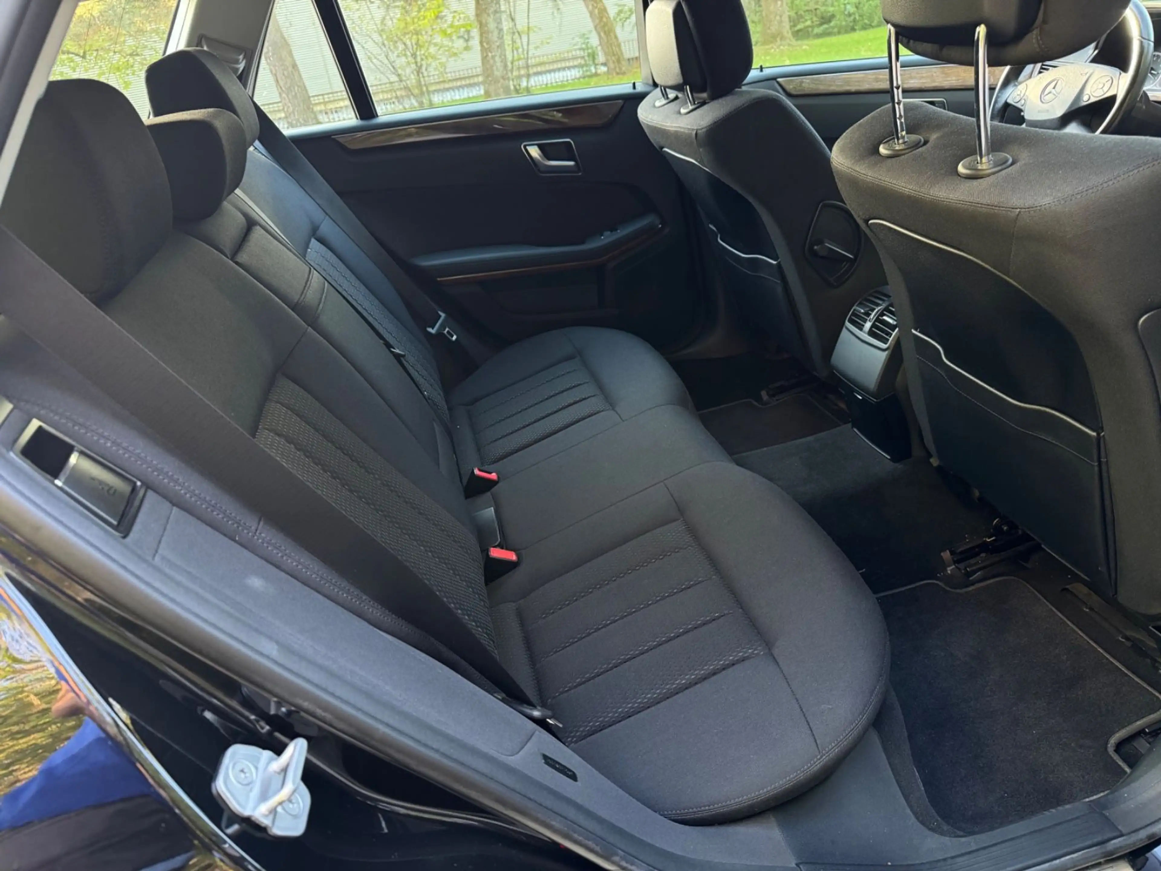 Mercedes-Benz E 220 E T-Modell E 220 CDI BlueEfficiency — photo 4