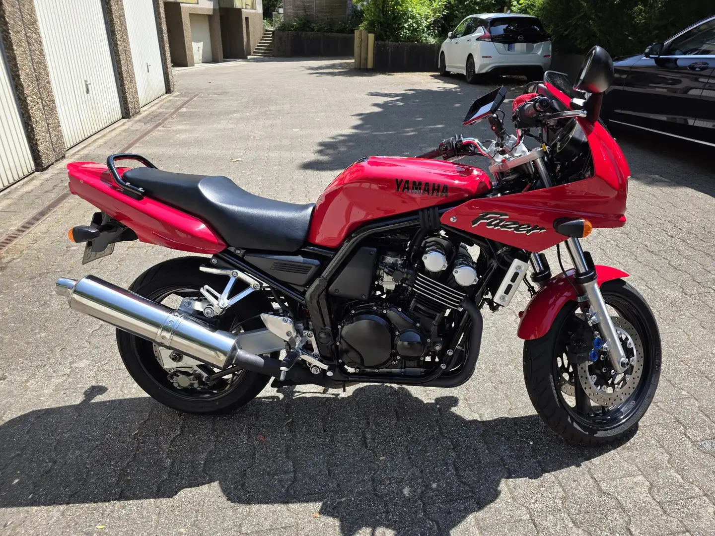 Yamaha FZS 600 Rouge - 1