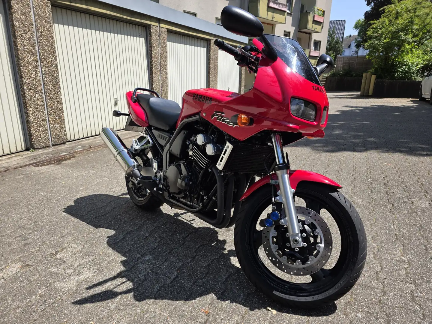 Yamaha FZS 600 Rouge - 2