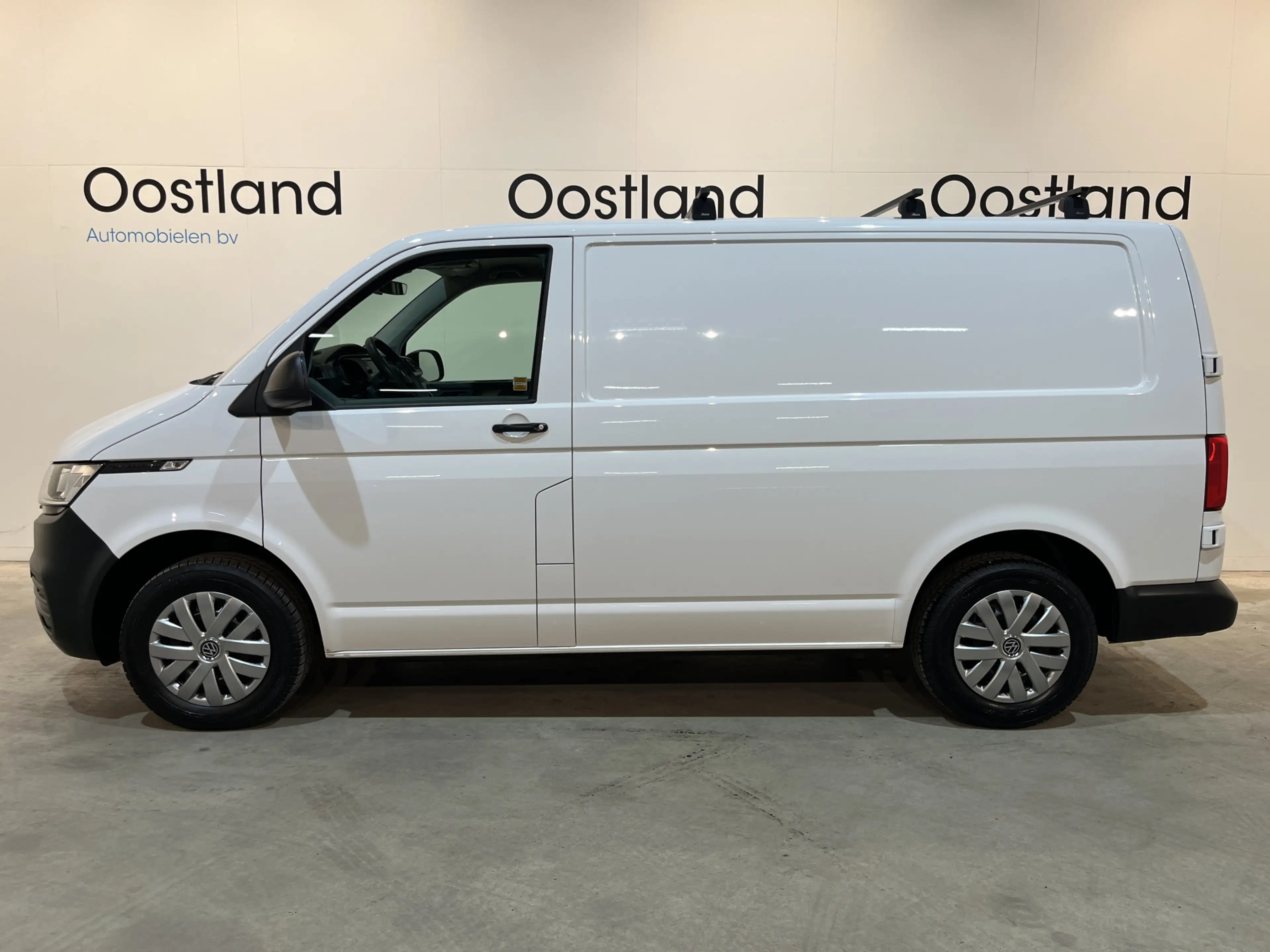 Volkswagen T6.1 Transporter 2.0 TDI L1H1 / Euro 6 / Airco / CarPlay / Cruise C — photo 5
