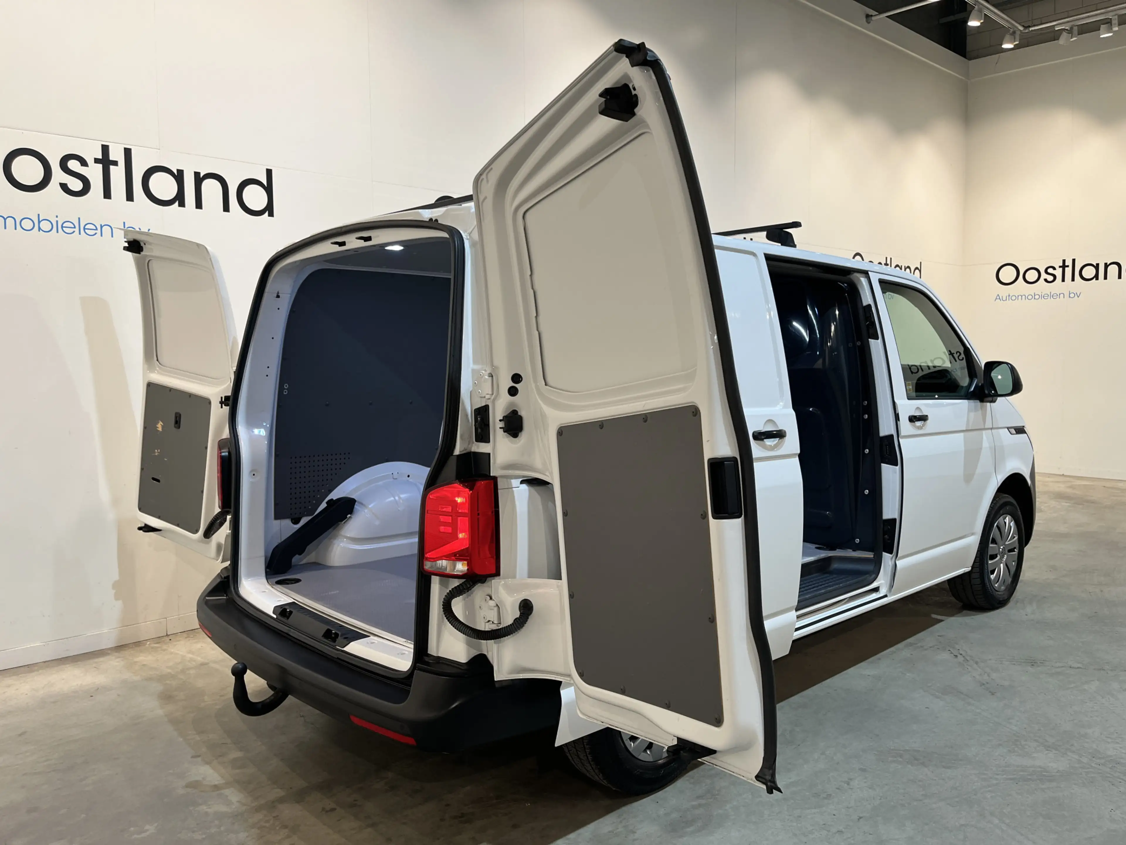 Volkswagen T6.1 Transporter 2.0 TDI L1H1 / Euro 6 / Airco / CarPlay / Cruise C — photo 2
