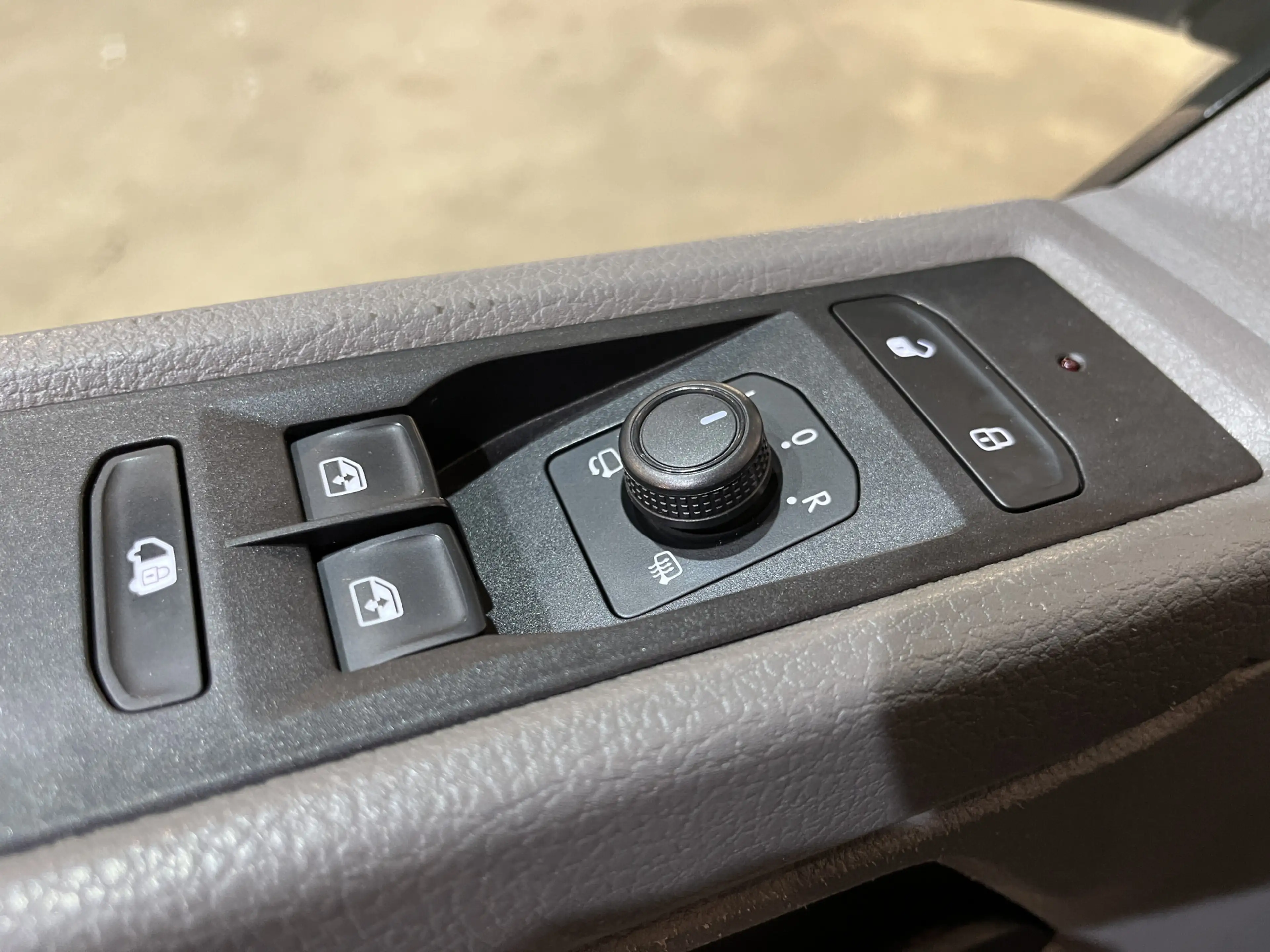 Volkswagen T6.1 Transporter 2.0 TDI L1H1 / Euro 6 / Airco / CarPlay / Cruise C — photo 11
