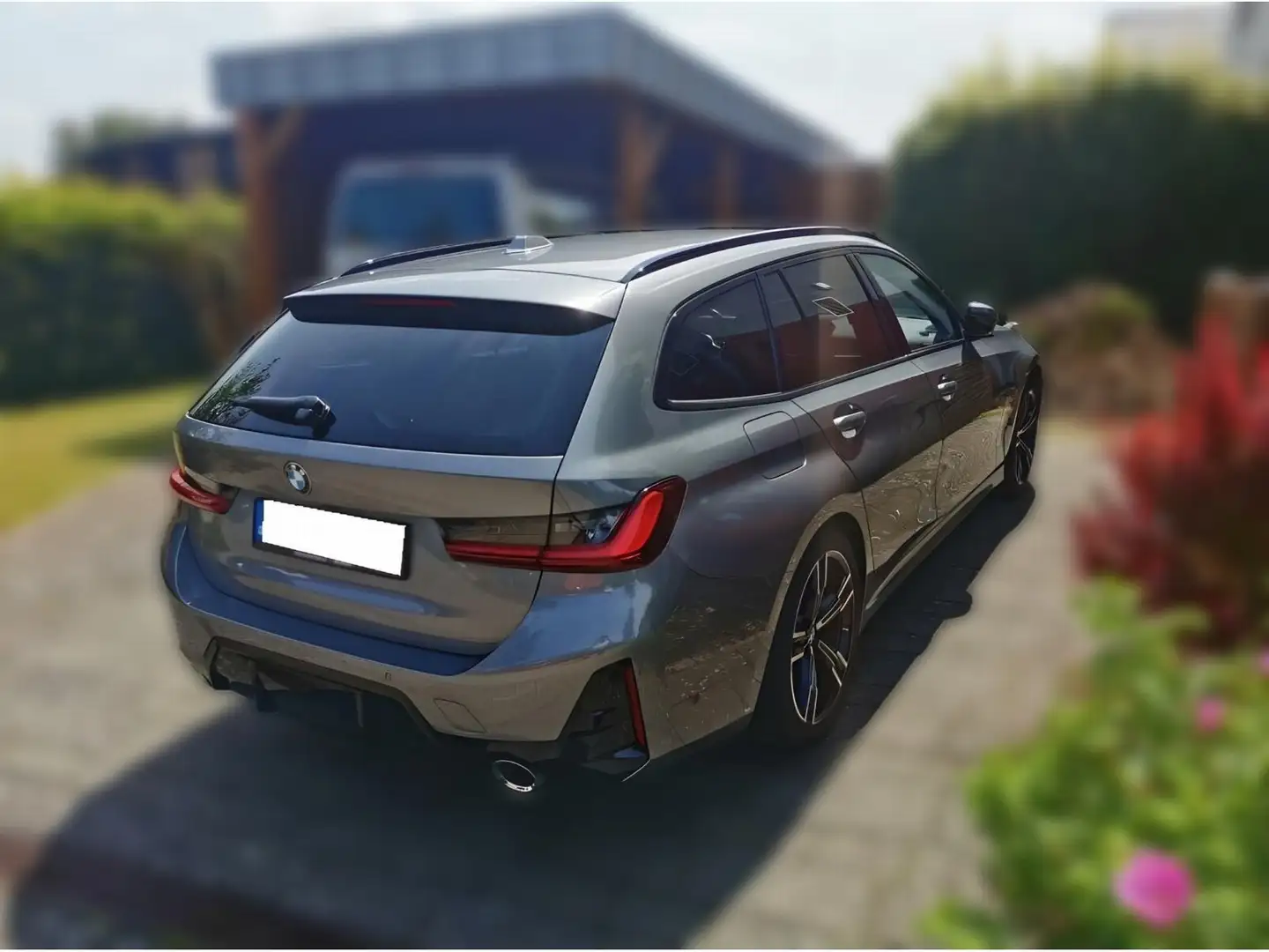 BMW 320 d  M Sport AHK SpoSi Wide Lane ACC Grijs - 2