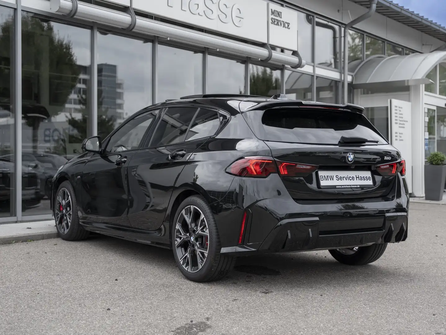 BMW 120 M-Sport Pro DrAs+ H/K adapLED PANO autHECKKL Schwarz - 2