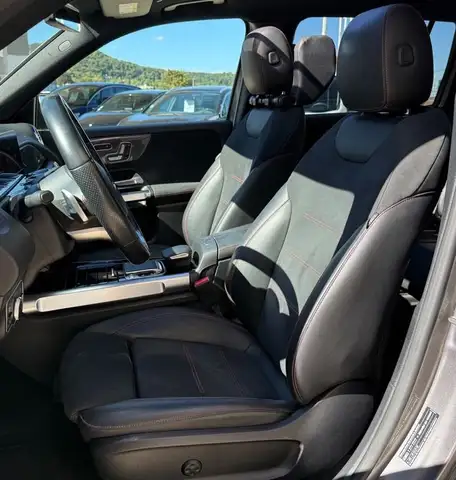 Mercedes-Benz GLB view 5