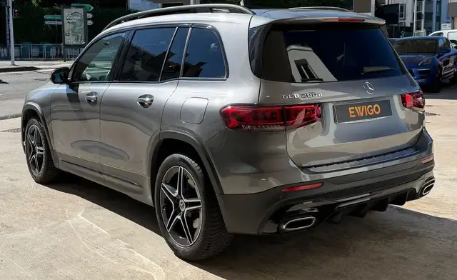Mercedes-Benz GLB view 10