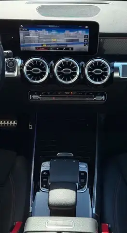 Mercedes-Benz GLB view 13