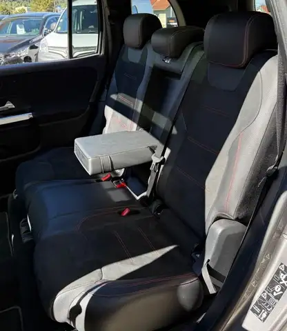 Mercedes-Benz GLB view 6