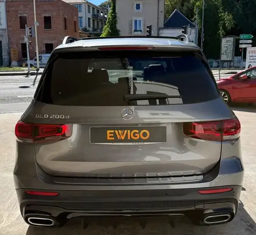 Mercedes-Benz GLB view 9