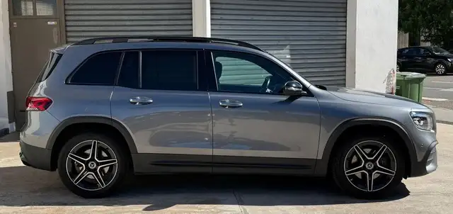 Mercedes-Benz GLB view 8