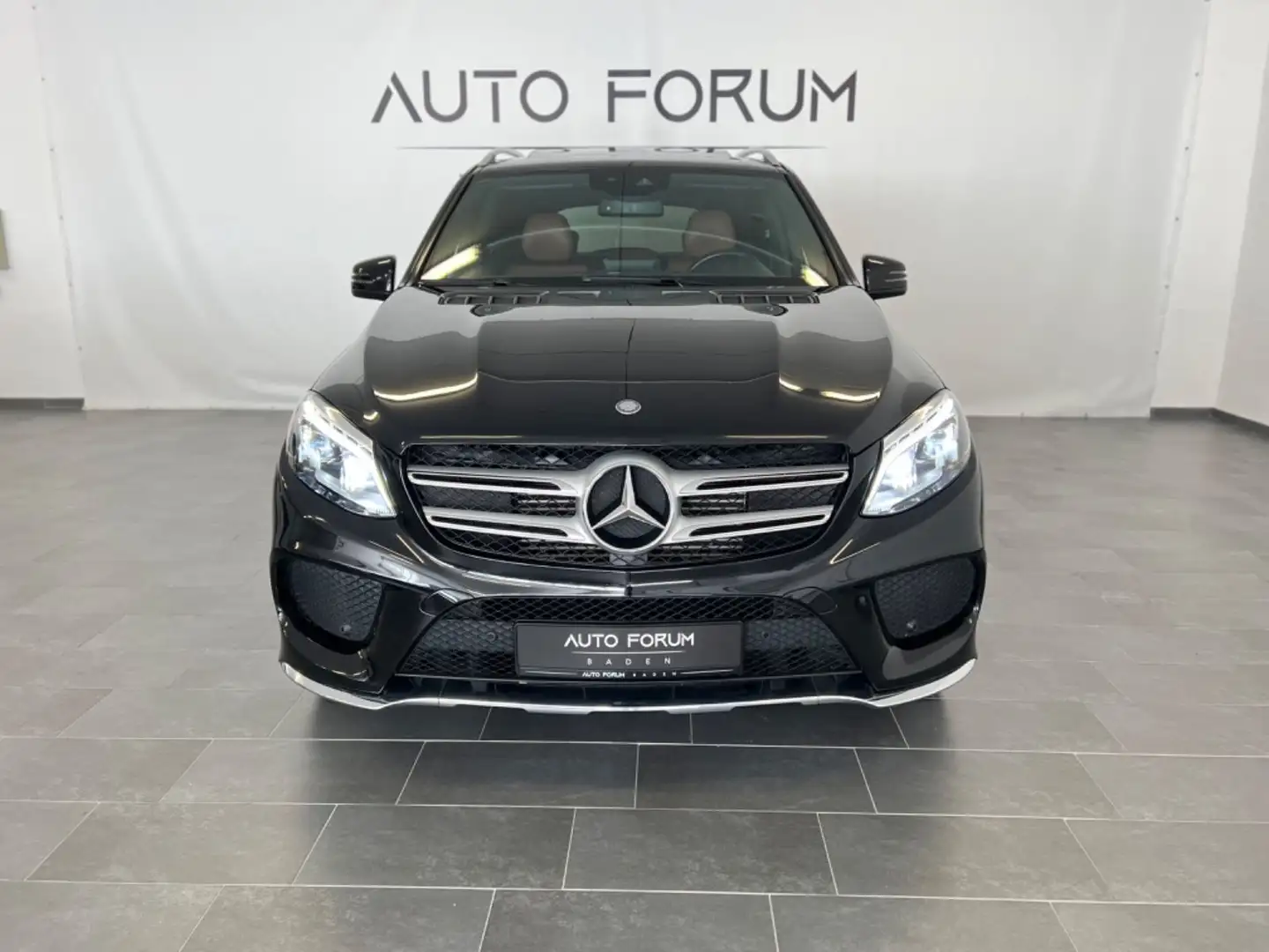 Mercedes-Benz GLE 350 d 4Matic AMG*SD*AHK*ILS* Schwarz - 2