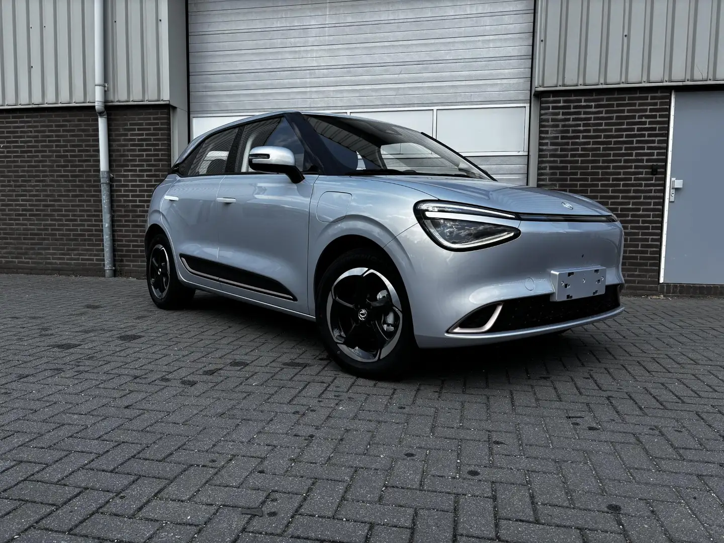 Dongfeng Box Premium Edition 42 kWh Sparkling Silver Metallic , Zilver - 2