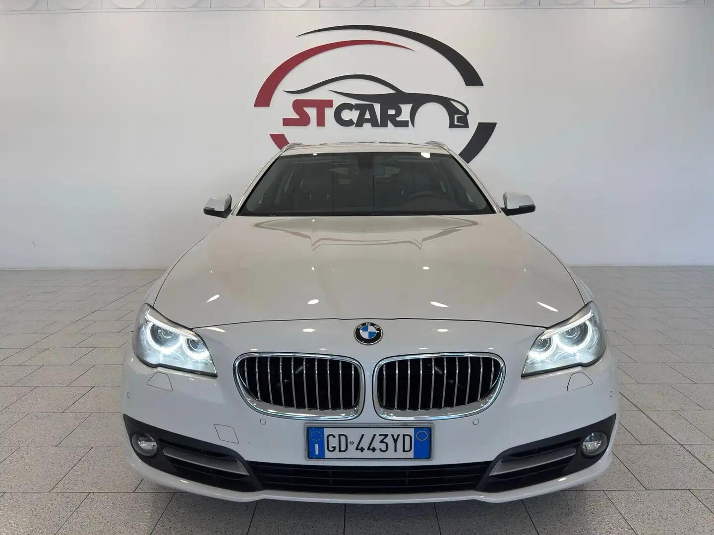 BMW 520 d Touring xDrive Luxury 190cv auto EURO6B Bianco - 2