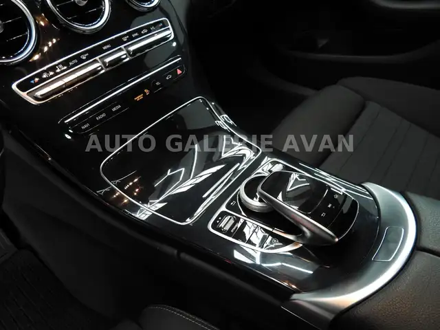 Mercedes-Benz C-Class view 19