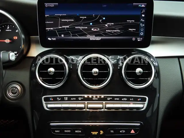 Mercedes-Benz C-Class view 18