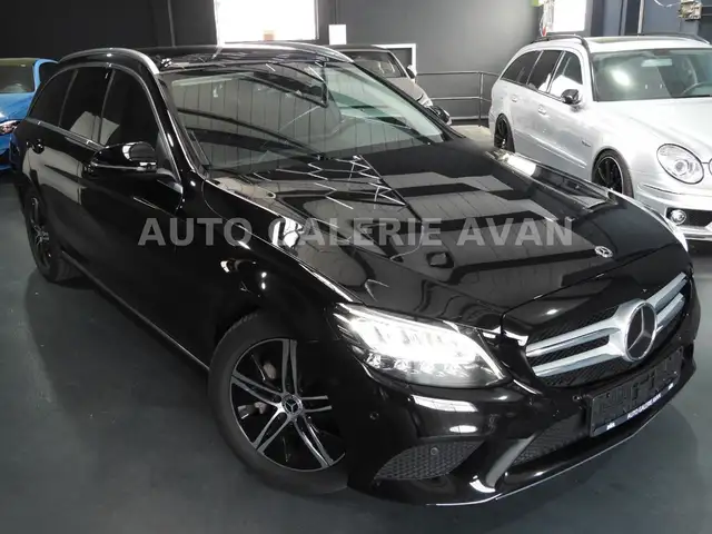 Mercedes-Benz C-Class view 3
