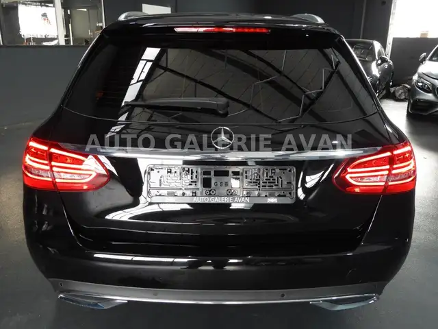 Mercedes-Benz C-Class view 5
