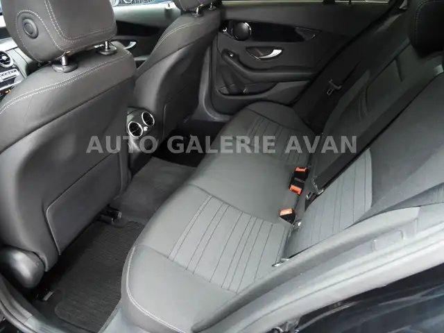 Mercedes-Benz C-Class view 23