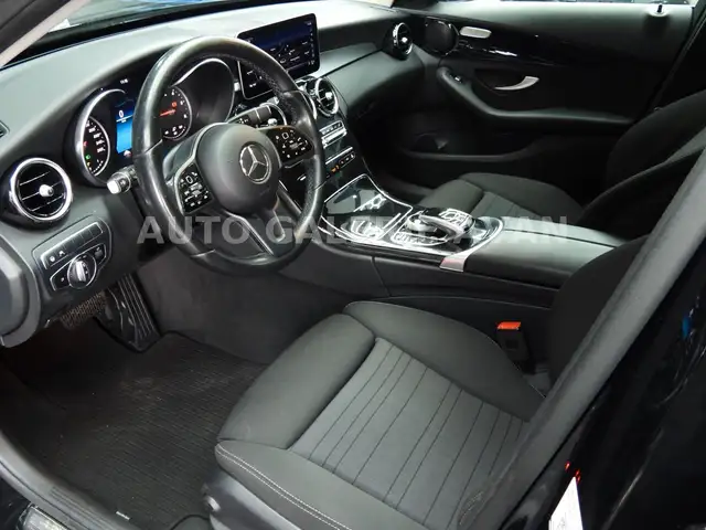 Mercedes-Benz C-Class view 11
