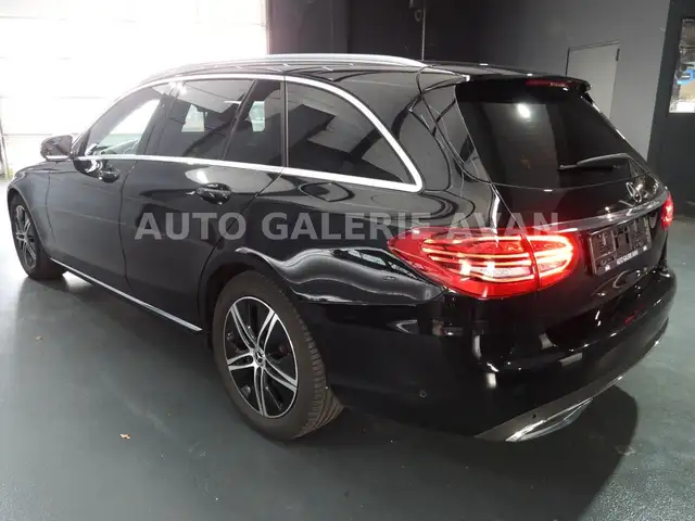 Mercedes-Benz C-Class view 9