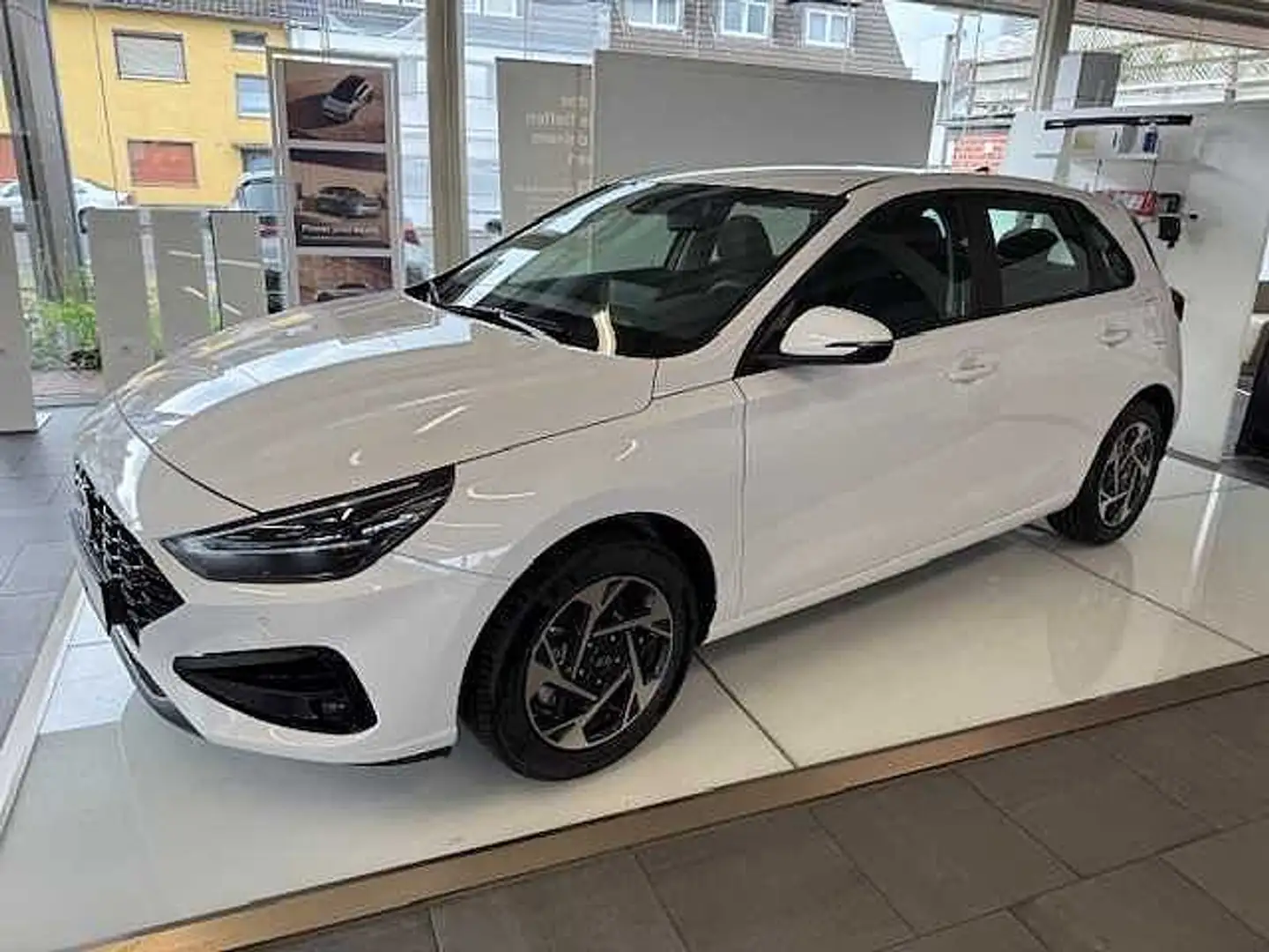 Hyundai i30 1.5 T-DPI Comfort*Navi*DAB*Kamera*LED Weiß - 1