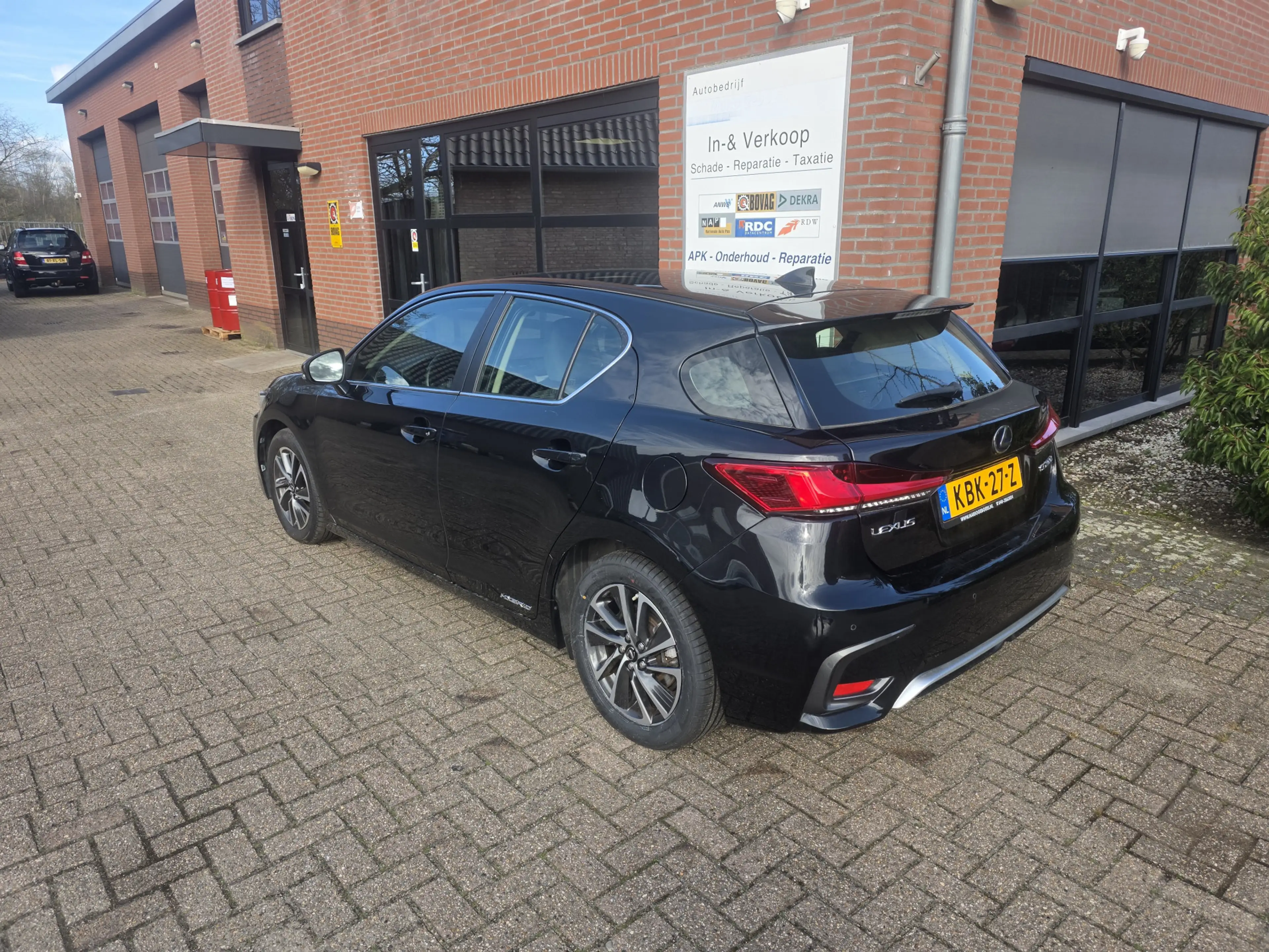 Lexus CT 200h | Camera | Clima | Cruise | — photo 3