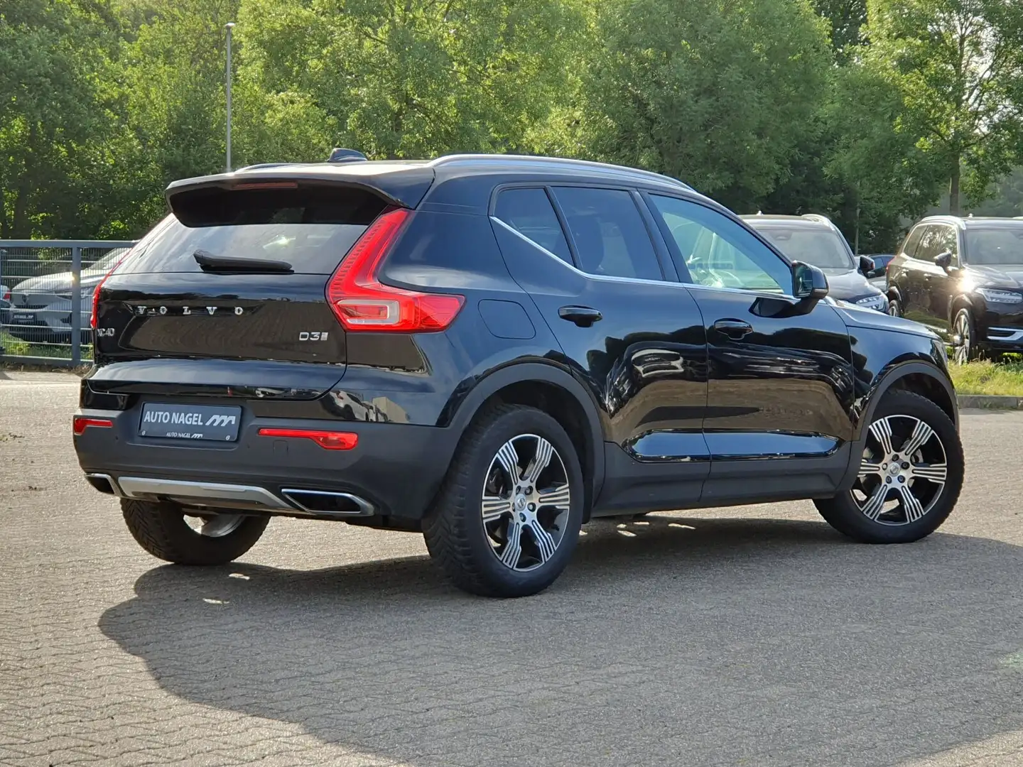 Volvo XC40 XC40 D3 AWD Inscription Navi/Keyless-Start/Autom Schwarz - 2