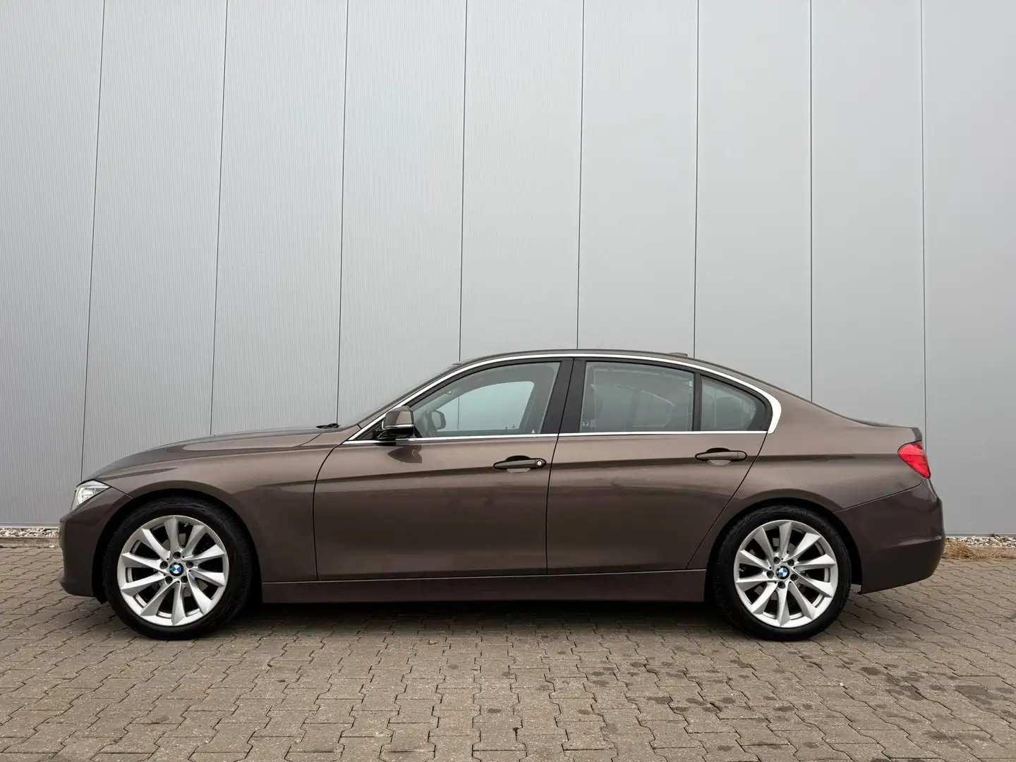 BMW 320 3-serie 320d EfficientDynamics Upgrade Edition Braun - 2