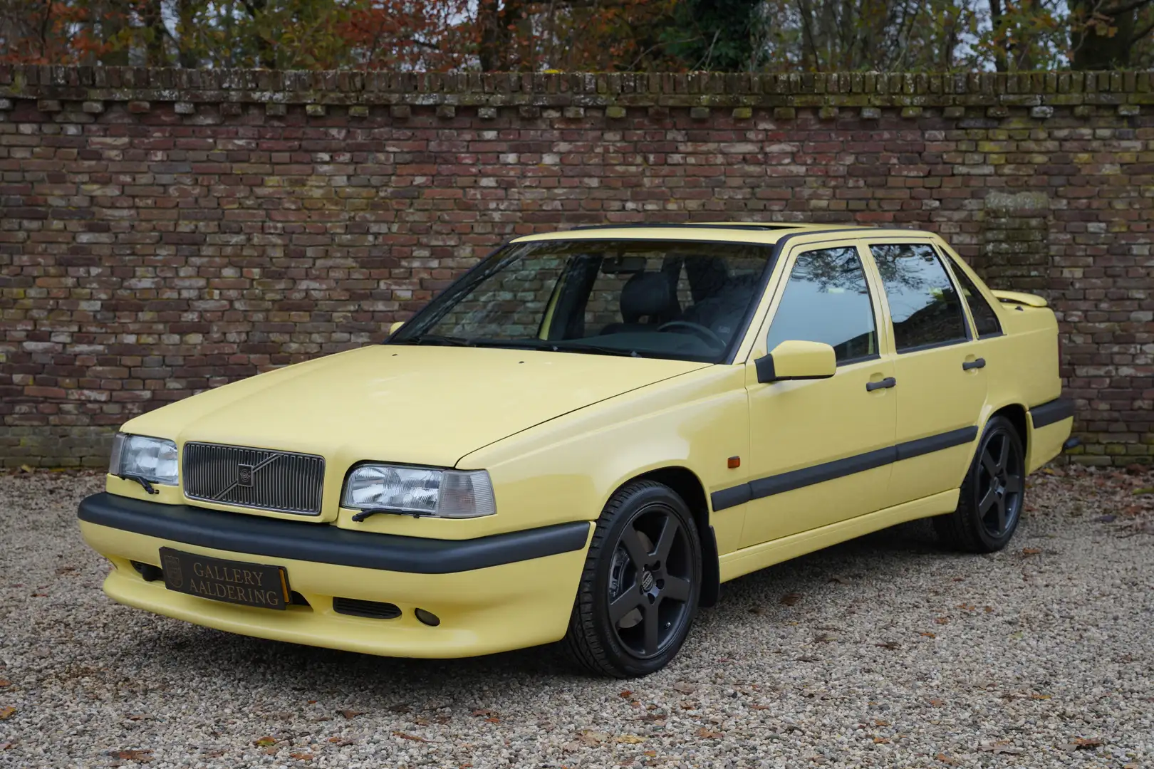 Volvo 850 T-5R Cream-Yellow, overhauled condition Geel - 1