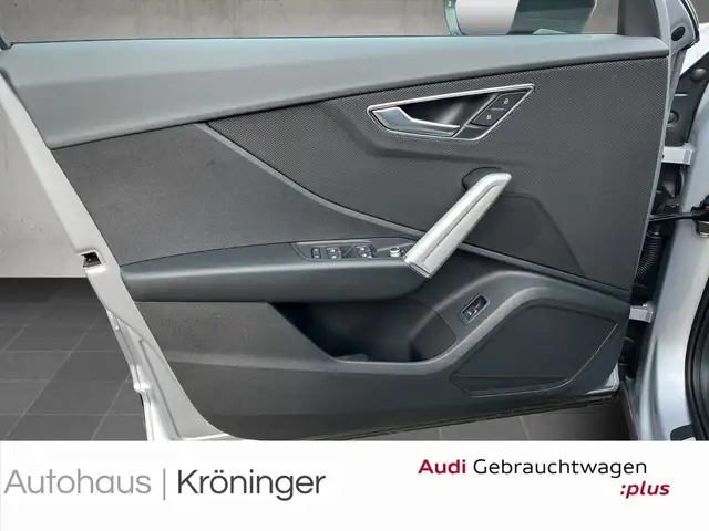 Audi Q2 view 8