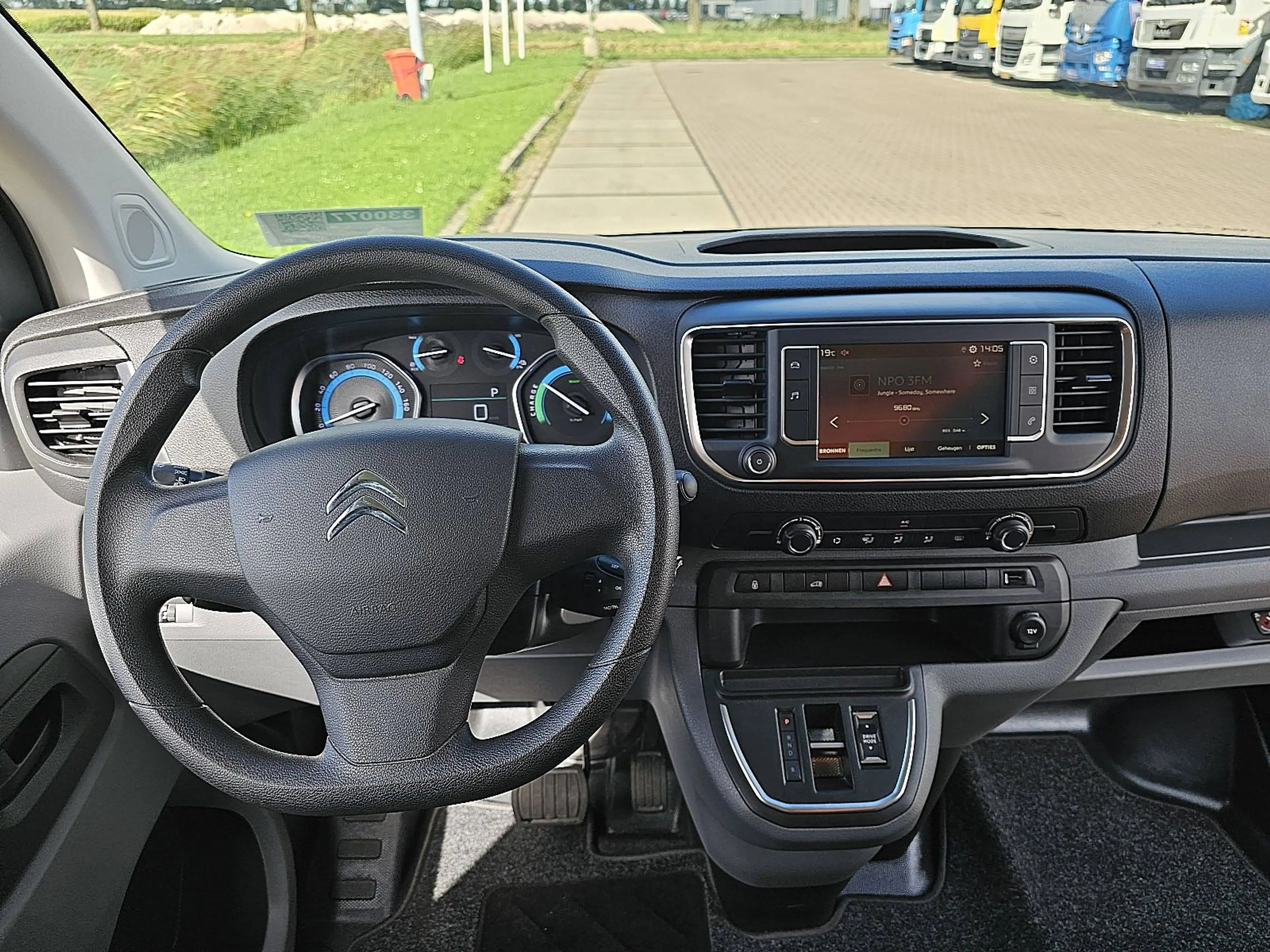 Citroen Jumpy E-JUMPY L2 50kWh 230KM WLTP — photo 8