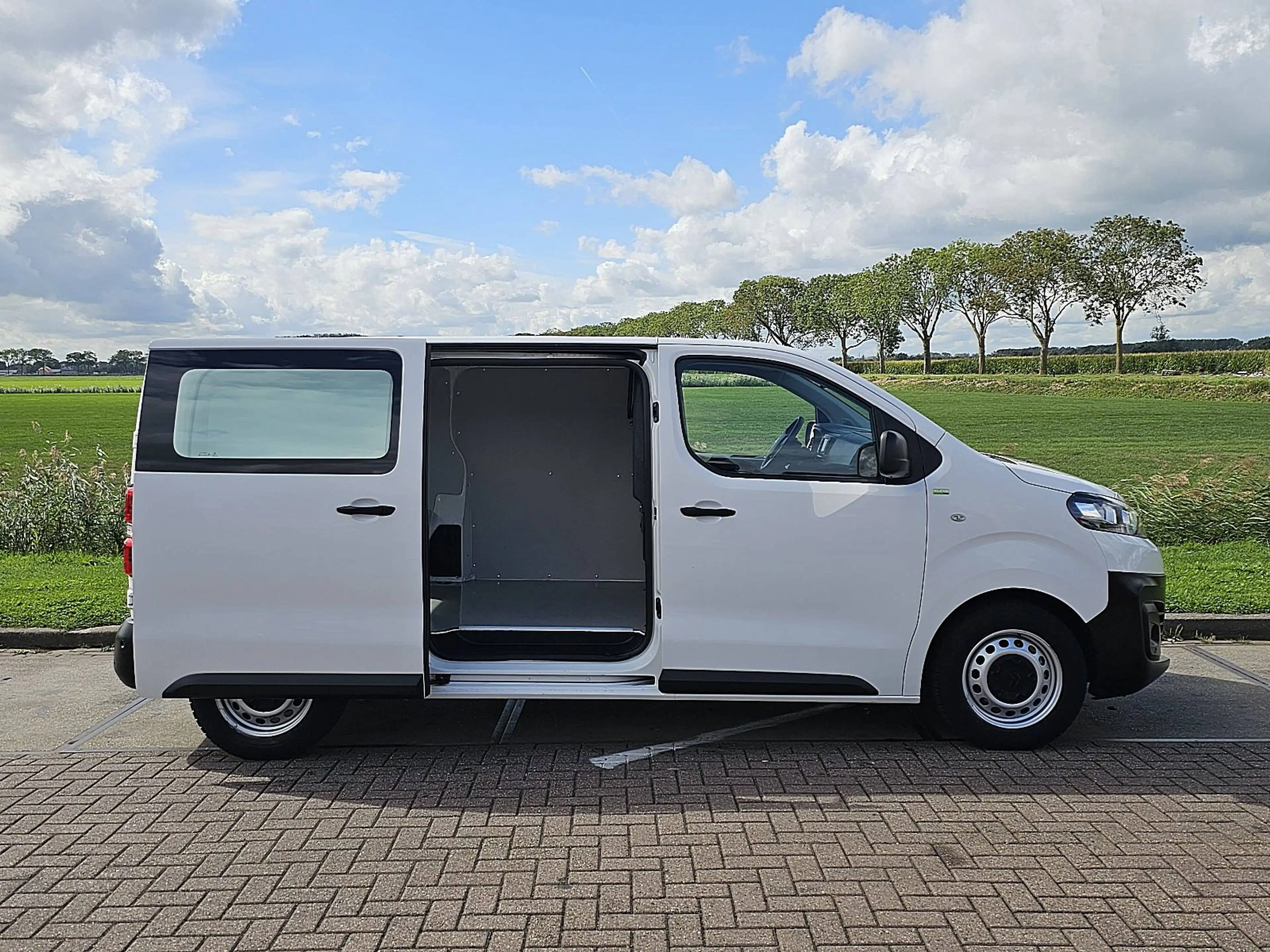 Citroen Jumpy E-JUMPY L2 50kWh 230KM WLTP — photo 13