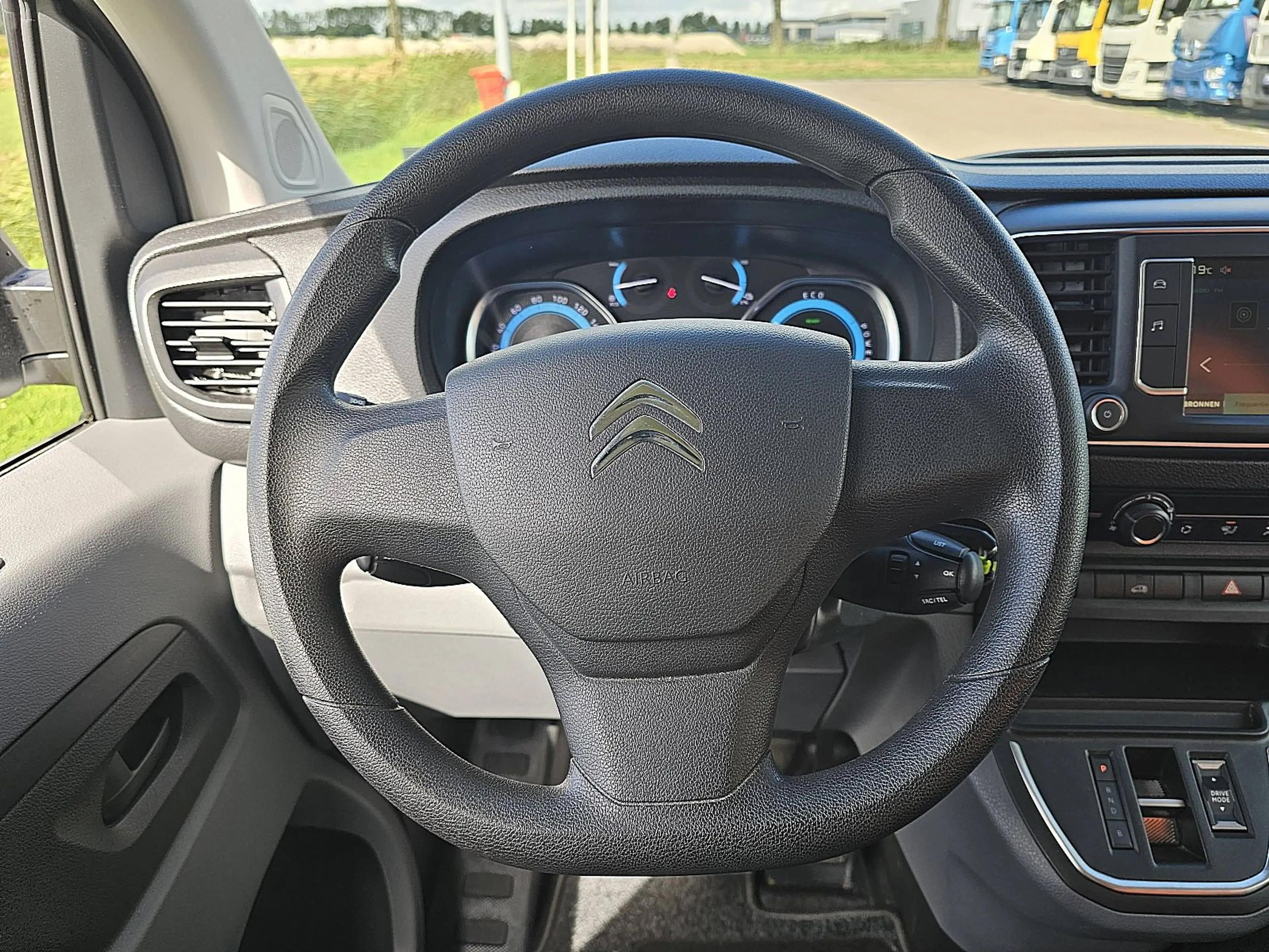 Citroen Jumpy E-JUMPY L2 50kWh 230KM WLTP — photo 11