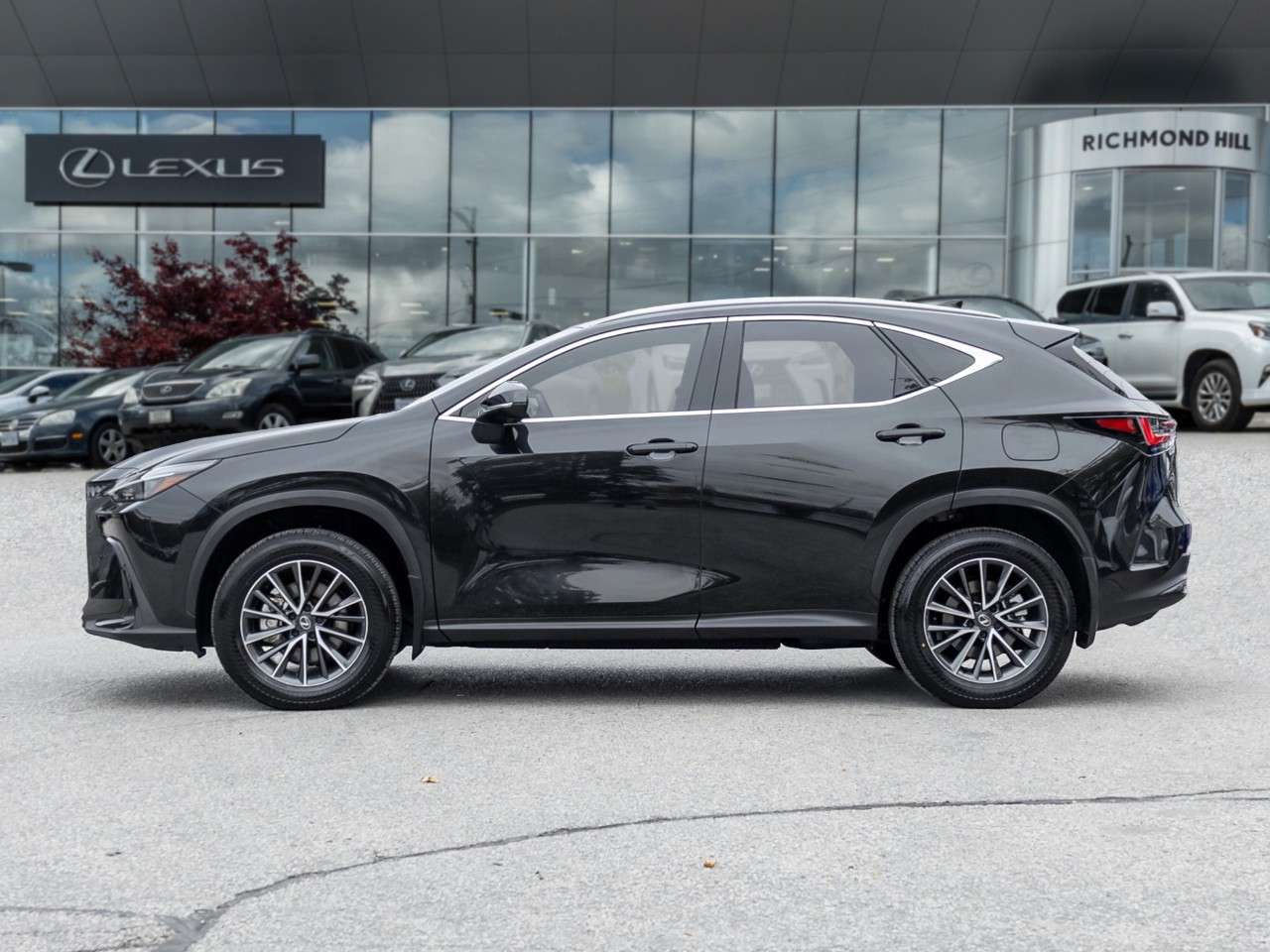 2026 Lexus NX NX 450h+ AWD ULTRA PREMIUM PKG I ONE OWNER I CLEAN CARFAX — photo 4