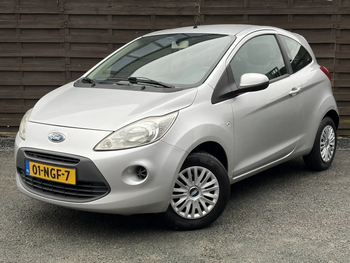 Ford Ka/Ka+ 1.2 Cool&Sound / D-Riem vv / Airco / NAP Grijs - 1
