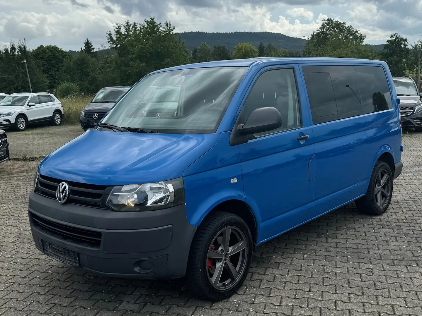 Volkswagen T5 Kombi 2.0 TDI 9 Sitzer AHK Blau - 2