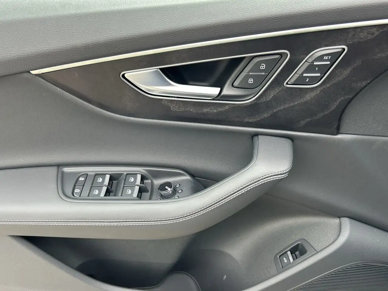 Audi Q7 снимка Audi Q7